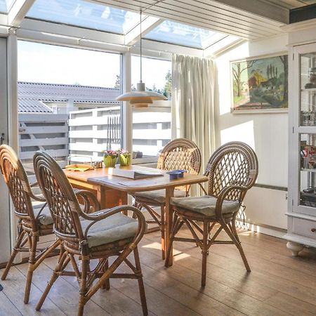 Beautiful Apartment In Vejers Strand With Wifi Extérieur photo